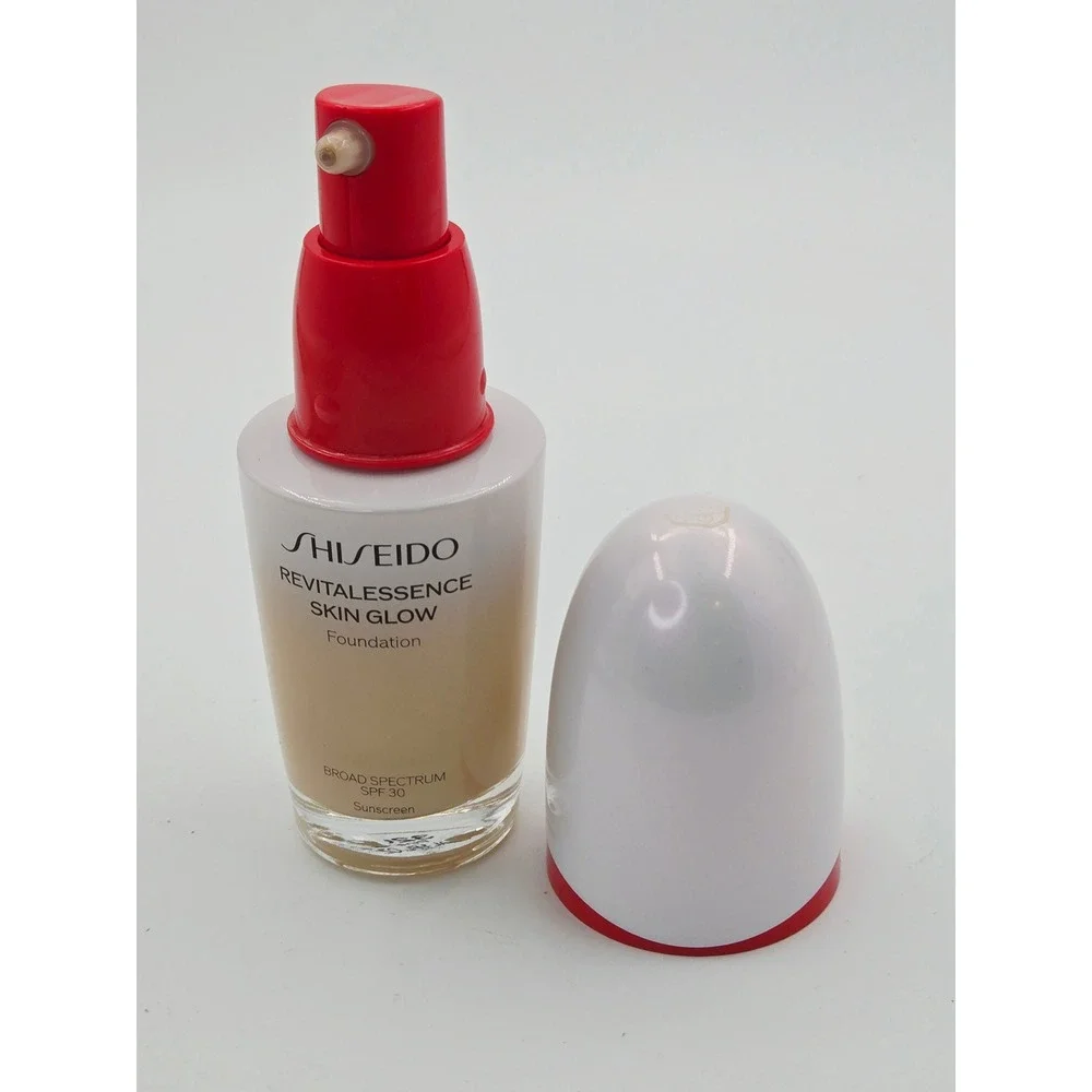 Shiseido Revitalessence Skin Glow Foundation SPF 30 320 Pine 1oz 30ml